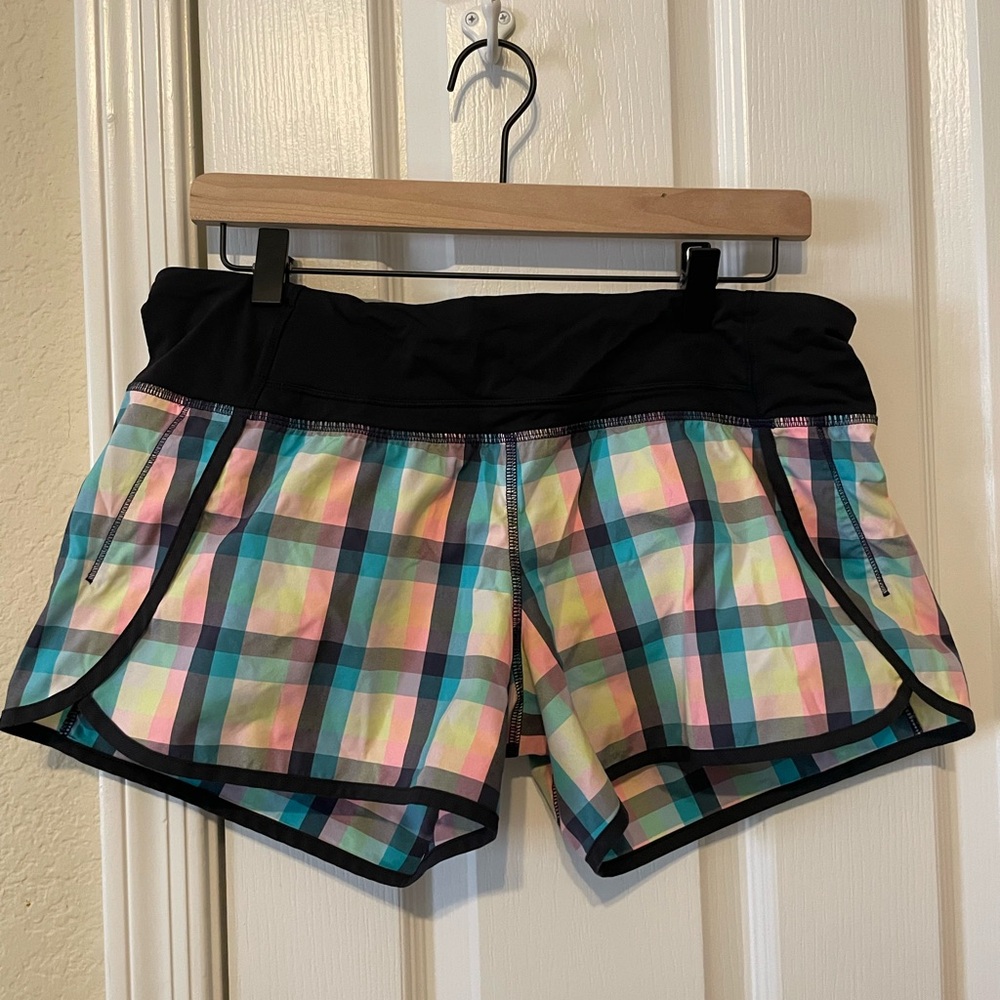 Lululemon Seawheeze shorts - size 8